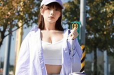 李添荣与女友同框艾福杰尼